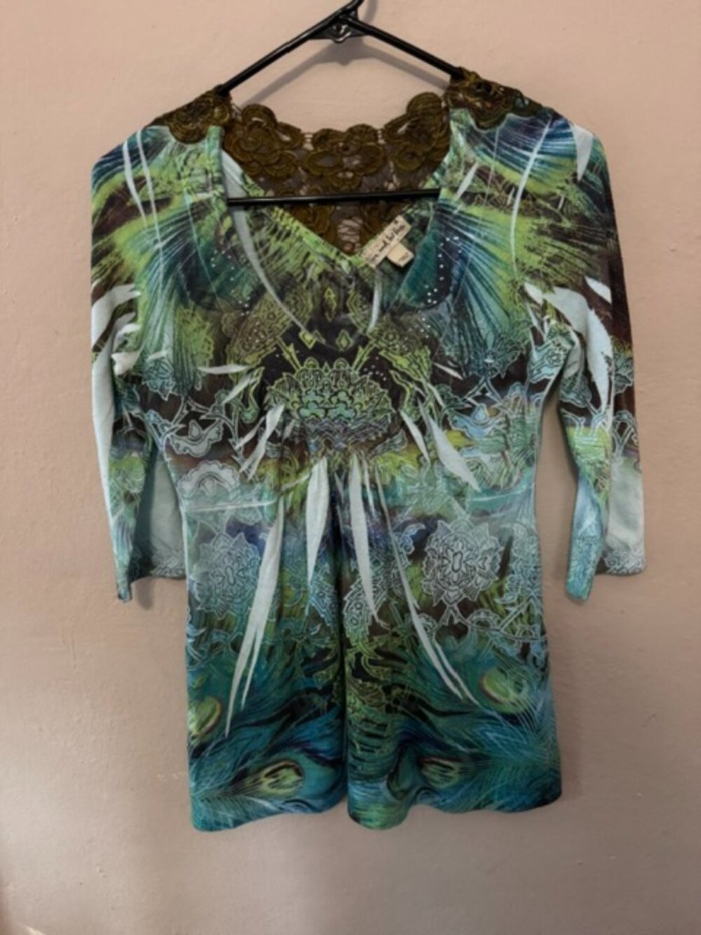 Woman's "Live and Let Live" top